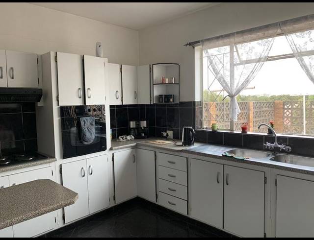 2 BEDROOM APARTMENT FOR SALE IN VANDERBIJLPARK SE 1